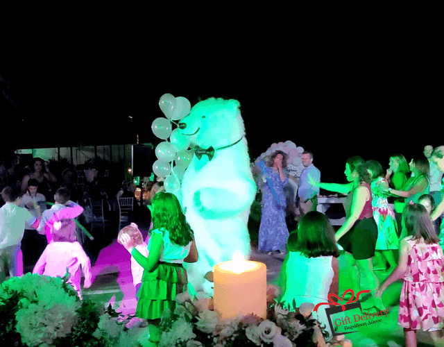 White Bear for Children's Kids Parties in Athens. Order a greeting from a polar bear in Athens. Polar bear for birthday. polar bear in Athens. Order a Polar Bear for children's kids parties. Animator White Polar Bear for a Children's kids Party in Athens. Mascotte White Polar Bear at a kids children's party. Gift Delivery.